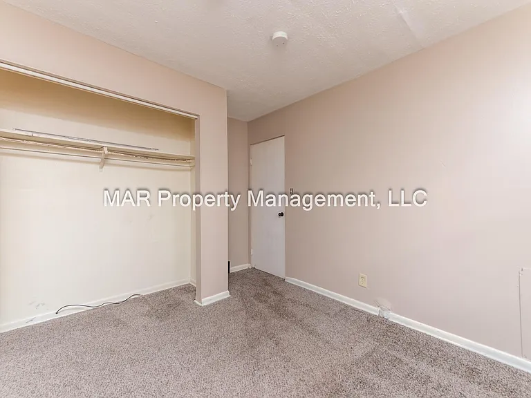 1035 Chester Ave #UP — Photo 8