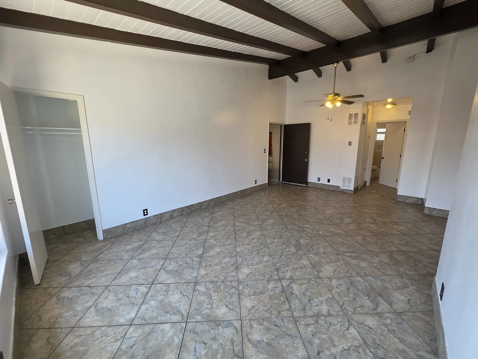 1 bed, 700 sqft, $2,100 — Photo 4