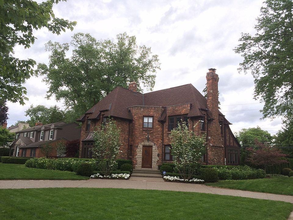 2nd image of 520 Puritan Ave