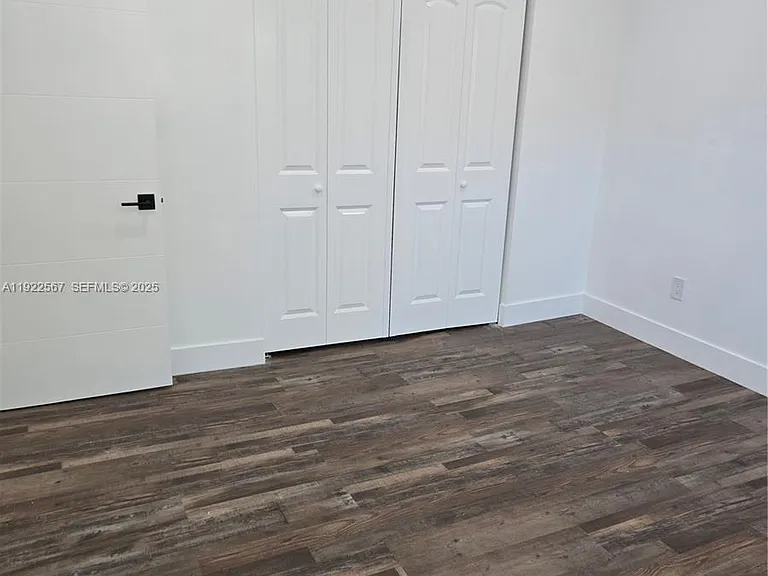 987 NE 145 N — Photo 17
