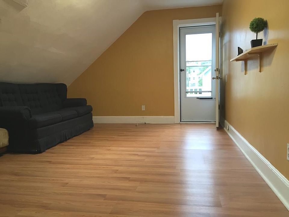 Bedroom 1 with Balcony