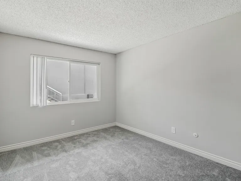 The Atherton Apartments — Photo 15