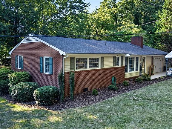 3rd image of 329 Lambert Dr
