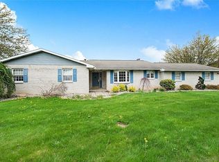 3963 Crestwood Dr, Schnecksville, PA