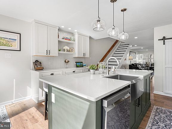 5th image of 2 Smoke Rise