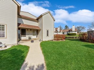 911 Campbell Dr, Gurnee, IL