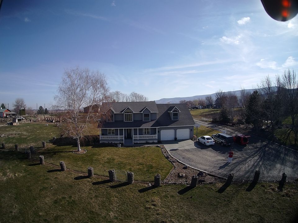 Ariel view of Front of home 