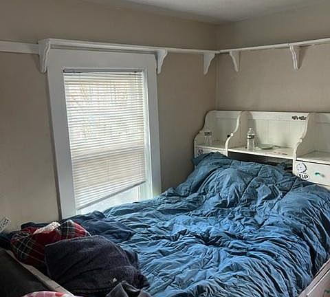 bedroom 2nd floor/dining room