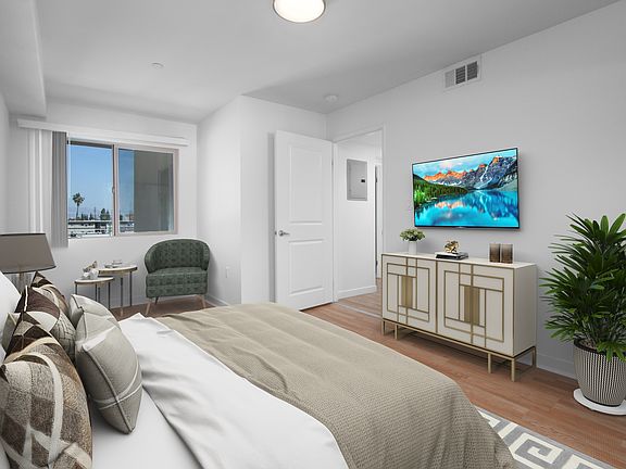 2nd image of 13429 Vanowen St #11519394