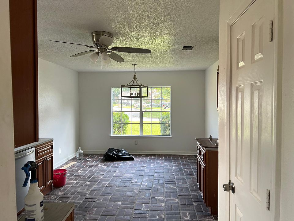 2nd image of 1536 Barrymore St
