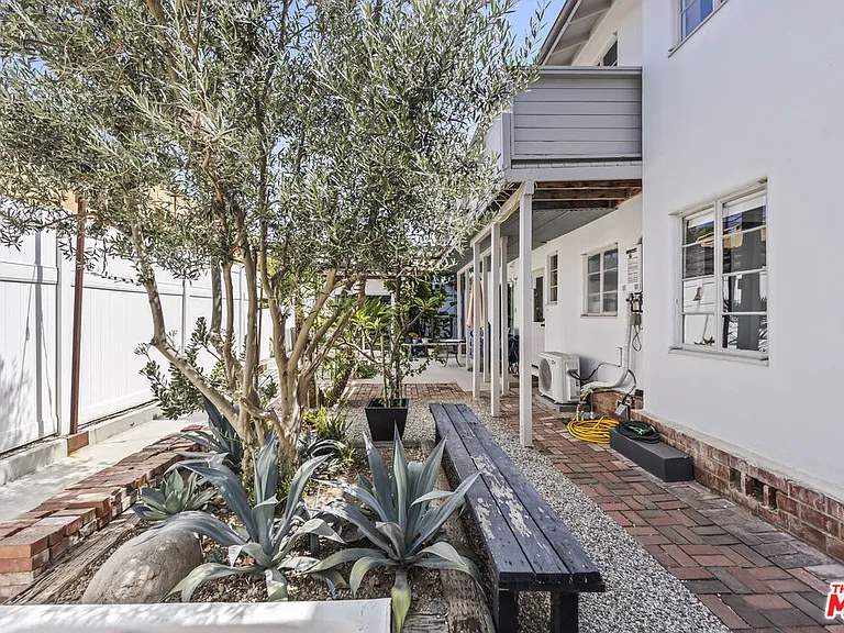 1807 Montana Ave #D — Photo 25