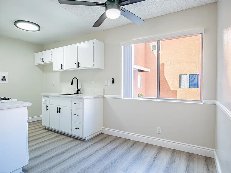 21729 Verne Ave #6 — Photo 24