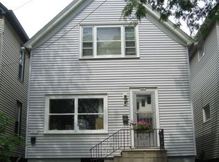 1821 N Astor St, Milwaukee, WI 53202