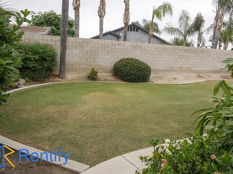 404 Windsor Park Dr — Photo 42