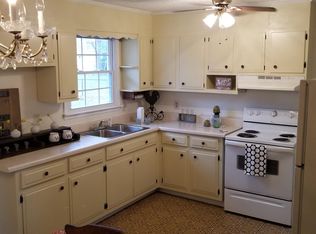 204 Hyndman Rd, Dickson, TN 37055