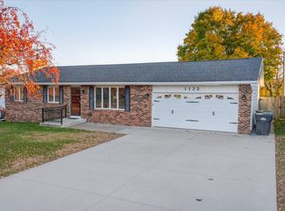 1123 27th Ave N, Clinton, IA 52732