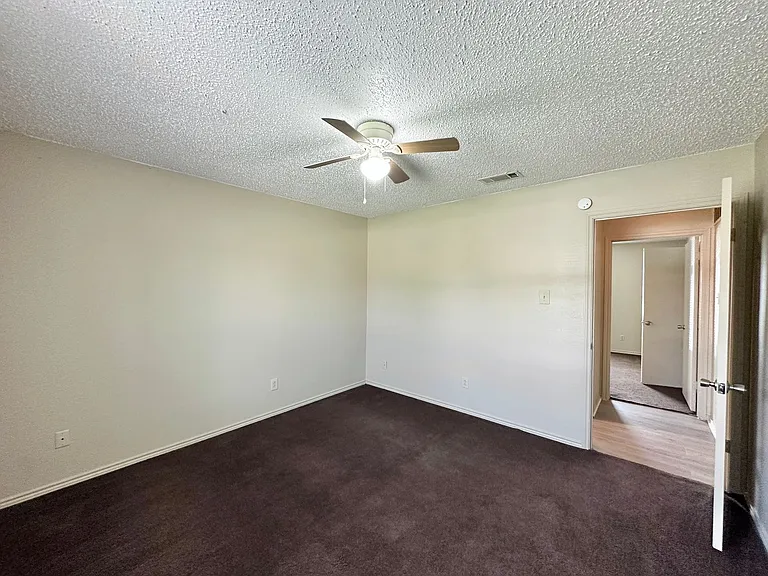 4807 Rainbow Cir — Photo 15