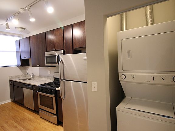 5th image of 6449 N Claremont Ave #3
