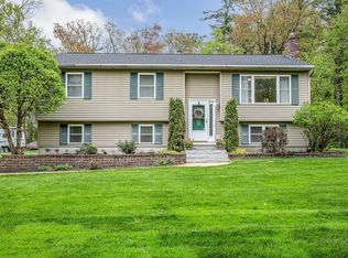 28 Hardy Rd, Londonderry, NH 03053