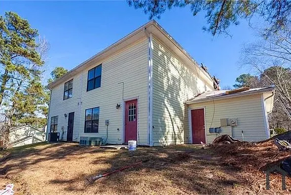 2600 Lantern Ln — Photo 5