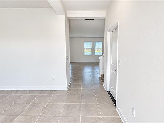 4th image of 3329 Addison Blvd