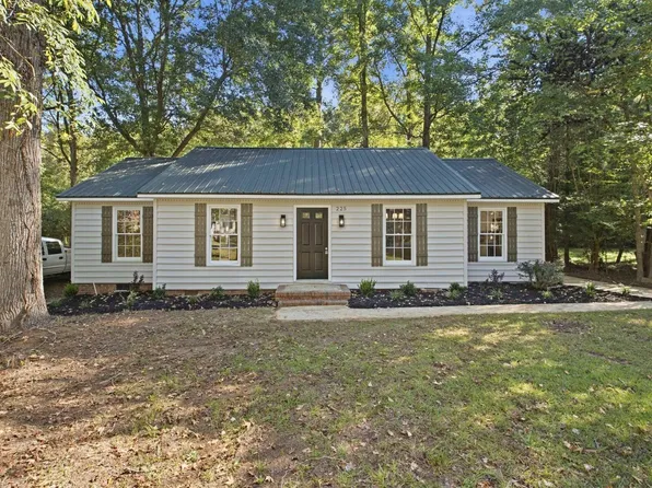 225 Southampton Dr, Irmo, SC 29063