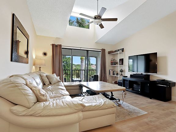 2nd image of 1112 Green Pine Blvd APT A3