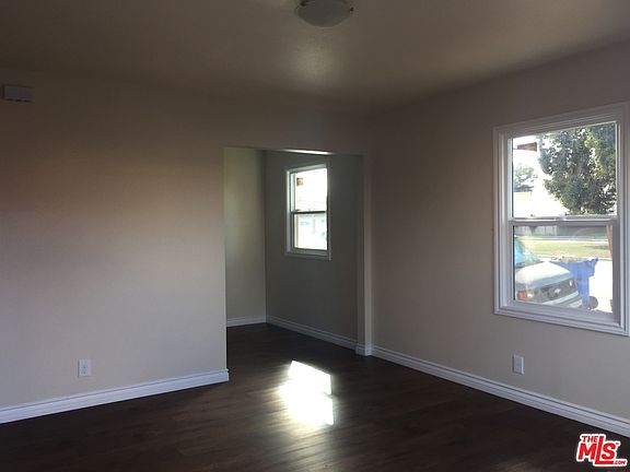 4th image of 10958 S Broadway