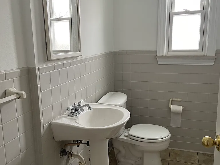 1814 N Center St — Photo 5