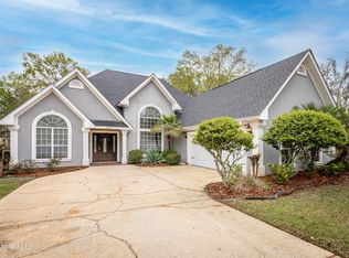 1808 Seashore Ave, Ocean Springs, MS 39564