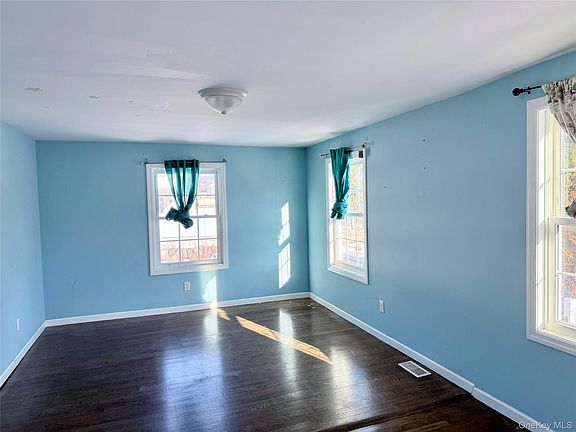 4th image of 47 College Road