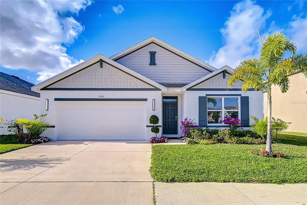 4 bed, 2.0 bath, 1828 sqft, $2,500 — Photo 1