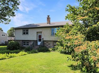 8 Evarts St, Newport, RI 02840