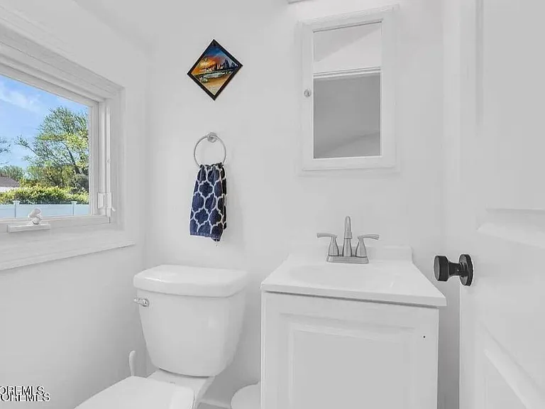 1506 Evergreen Ave — Photo 16