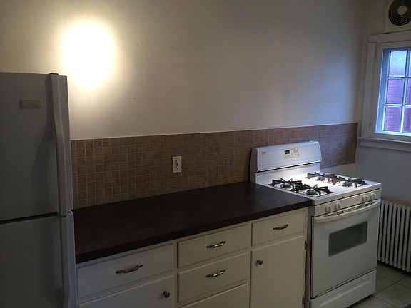 Kitchen East wall