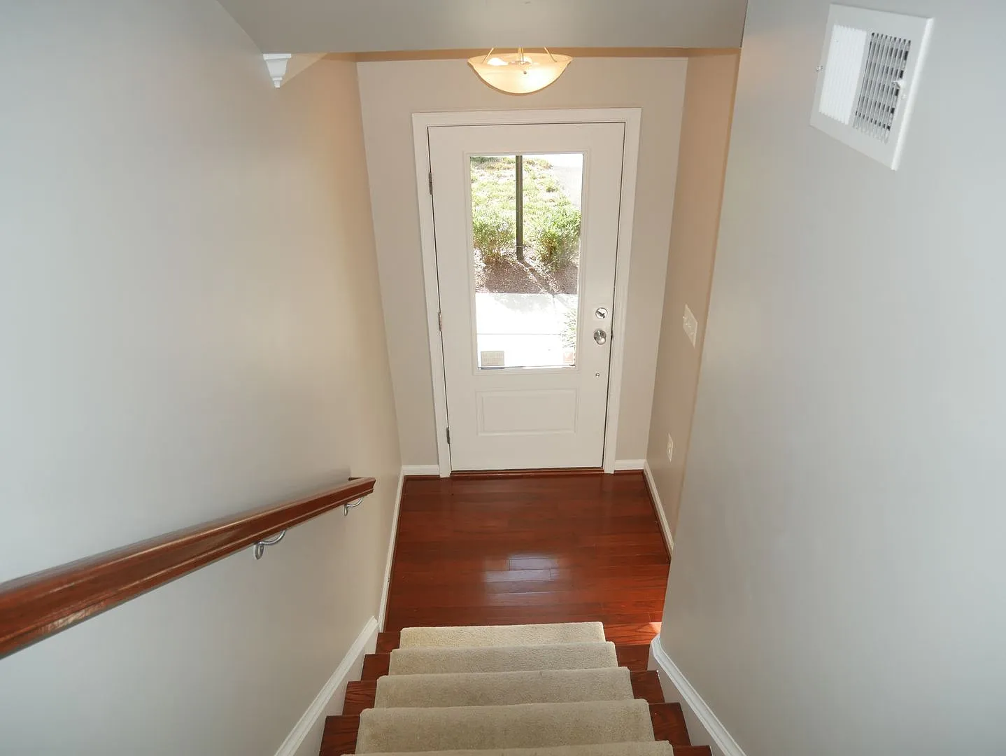 Gorgeous End Unit Garage Townhome In Brambleton for Rent! — Photo 2