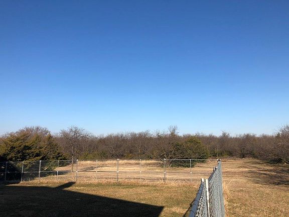 5th image of 575 Melody Ln