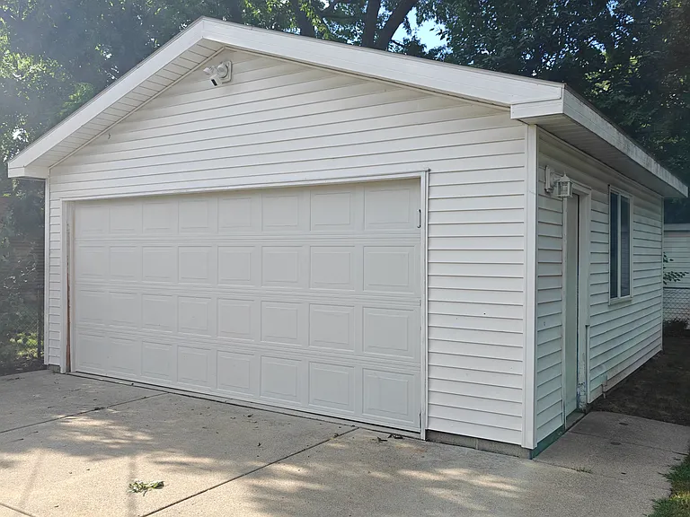 35748 Rolf St — Photo 3