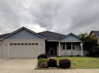 645 Meadowbrook Dr, Central Pt, OR 97502