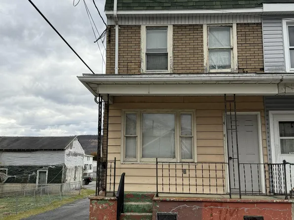 4 Federal St, New Philadelphia, PA 17959