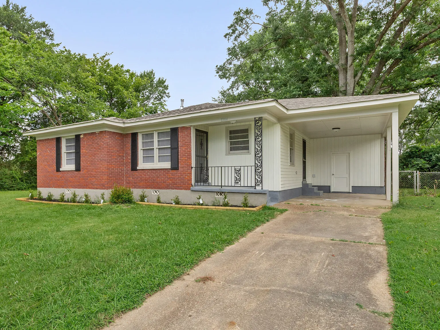 3 bed, 2.0 bath, 1331 sqft, $1,495 — Photo 2