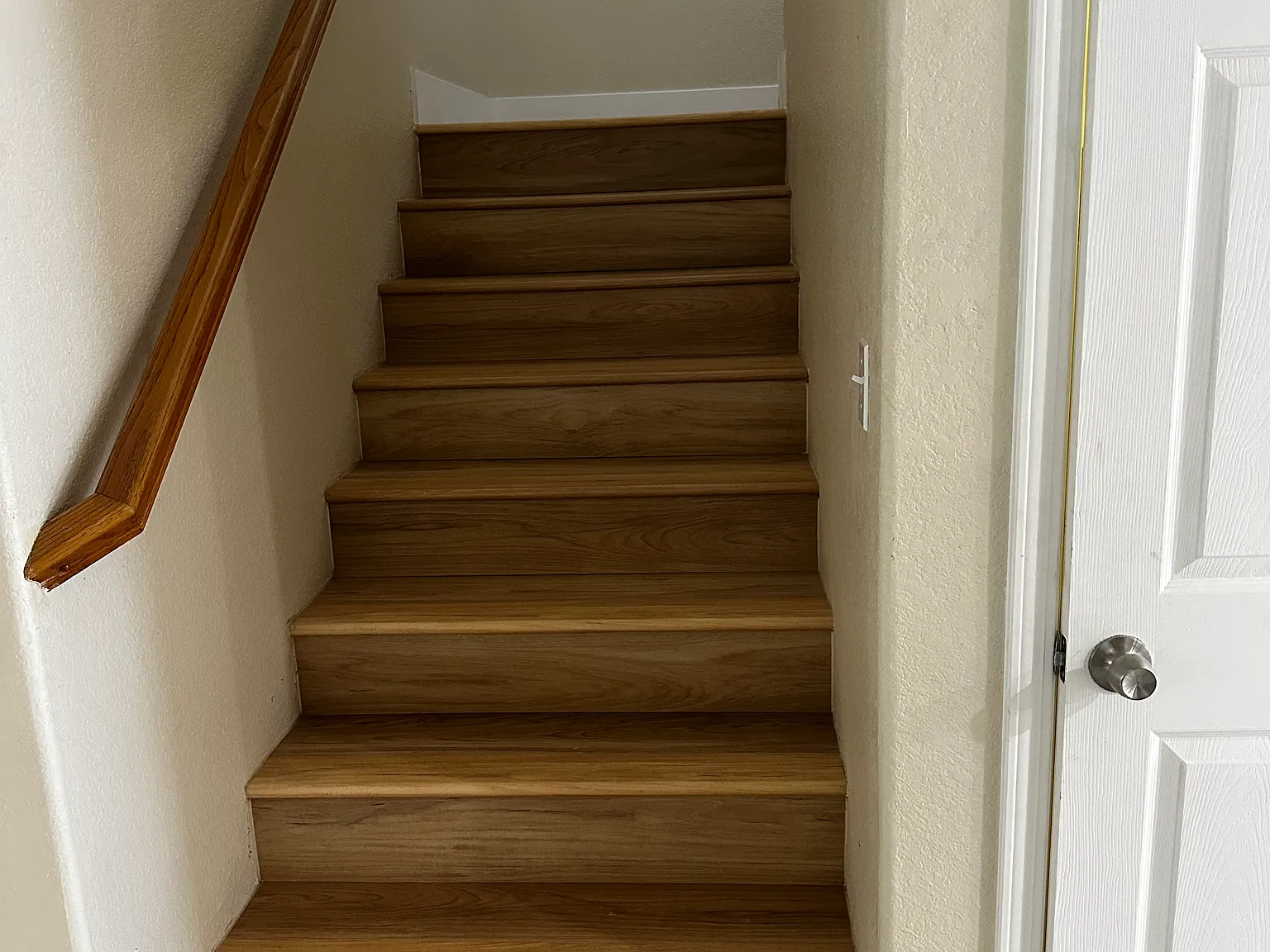 6 bed, 2759 sqft, $2,995 — Photo 4