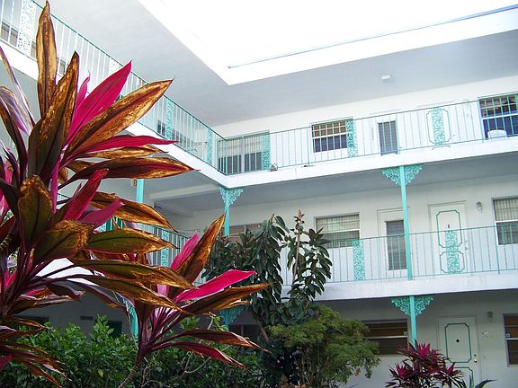 Three floors w/elevator