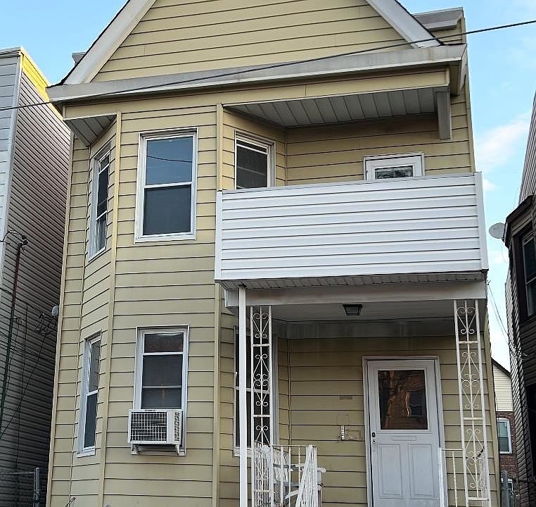 2nd image of 144 Stevens Ave