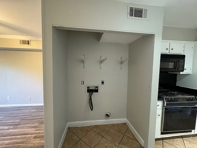 2259 Robin Lyn Ct — Photo 8