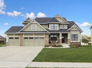 6820 NW 87th Ct, Johnston, IA 50131