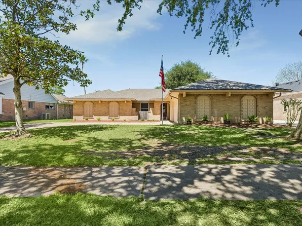 16427 Clearcrest Dr, Houston, TX 77059