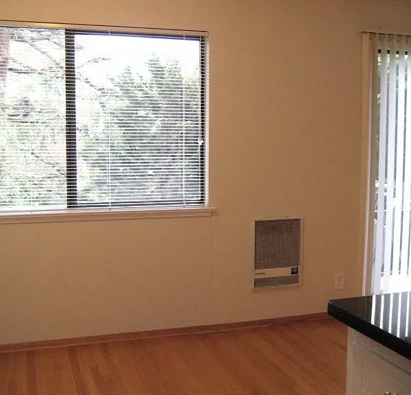 1445 Lake St — Photo 12