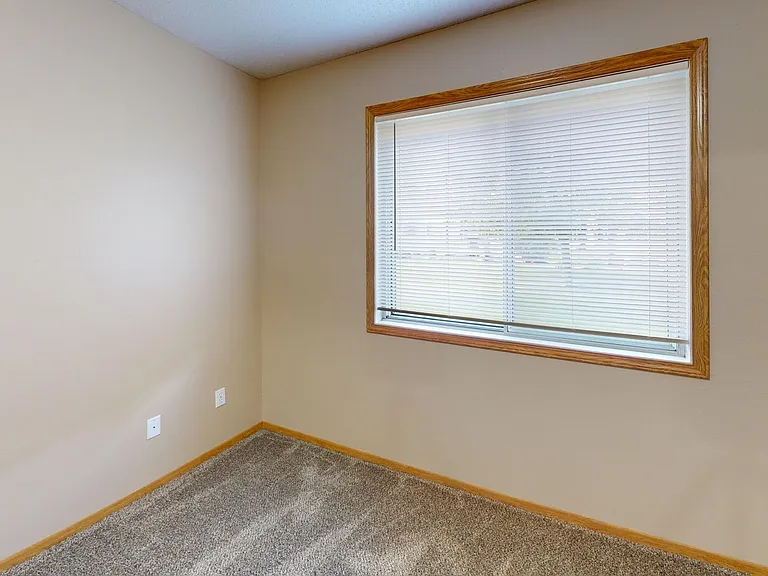 Dakota Park Apartments — Photo 40