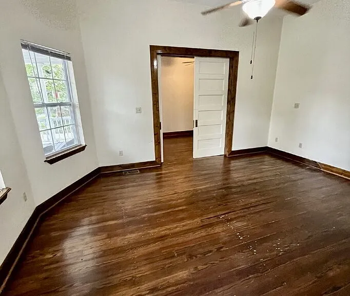 904 E Duffy St #A — Photo 10